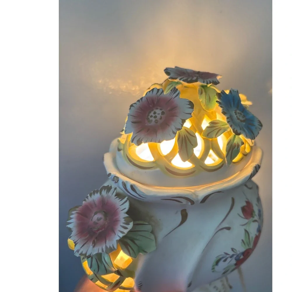 Vintage Italian Capodimonte Style Porcelain Floral Accent Lamp Hand Painted